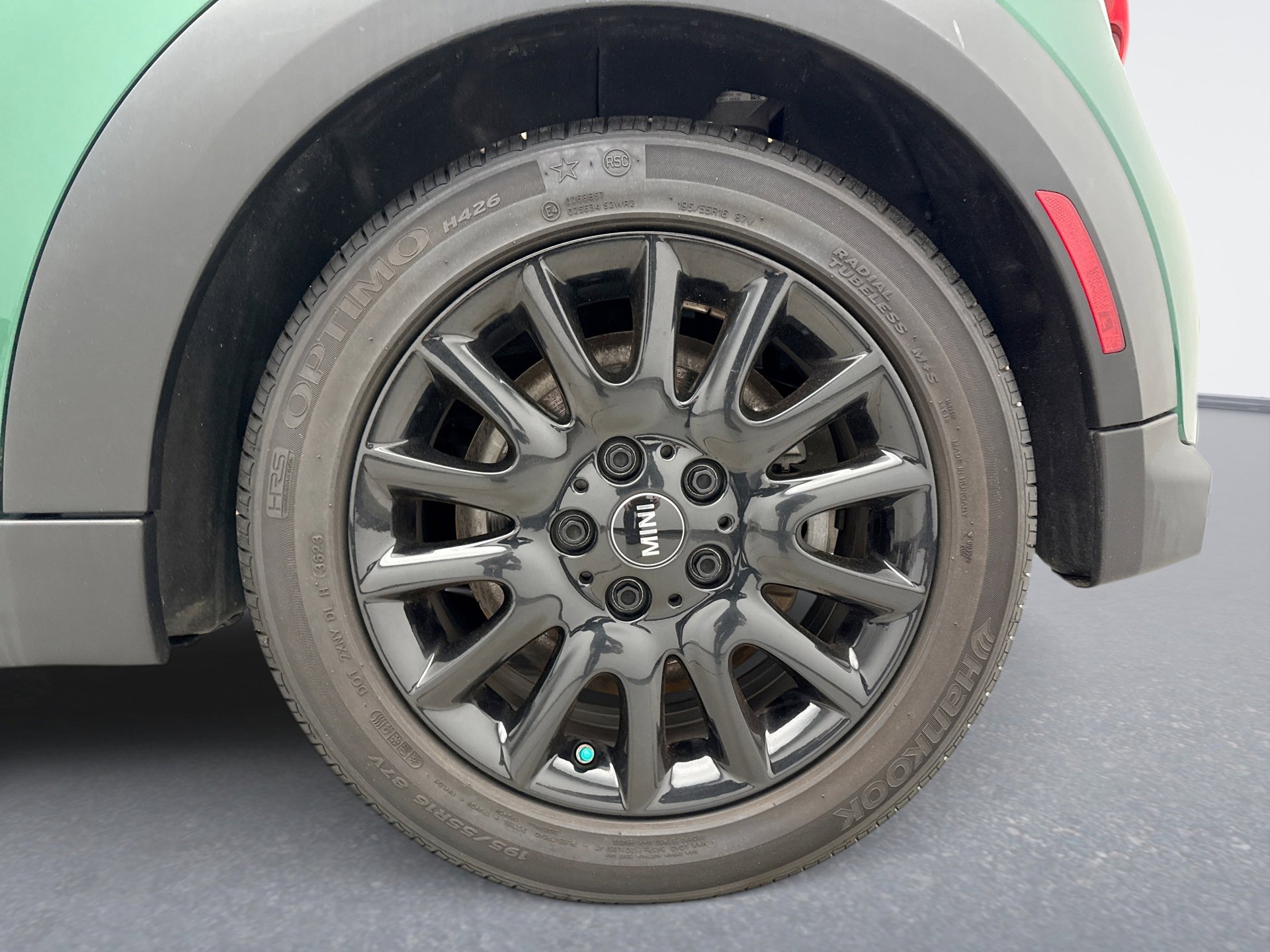 Used 2024 MINI Cooper SIGNATURE image 18