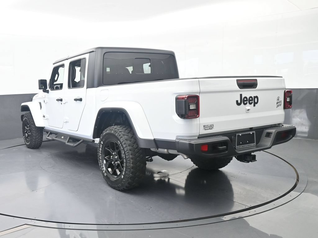 Used 2024 Jeep Gladiator Sport AWD/4WD image 4
