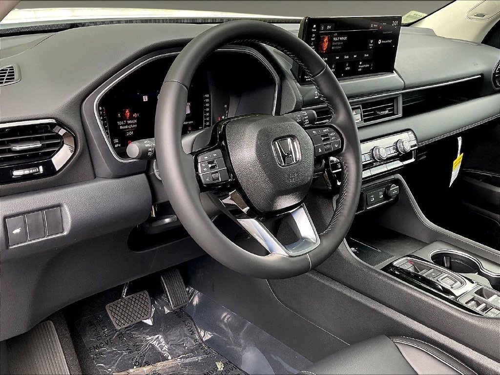 New 2026 Honda Pilot Touring image 9