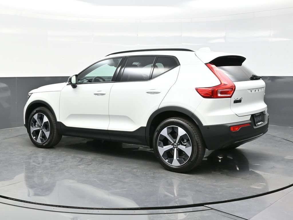 New 2026 Volvo XC40 B5 Plus w/ Protection Package Premier AWD/4WD image 4
