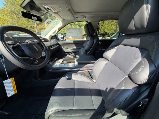 New 2025 Lincoln Navigator Reserve image 12