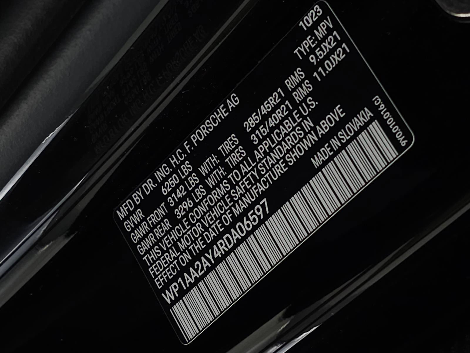 Used 2024 Porsche Cayenne AWD/4WD image 33