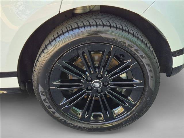 Used 2026 Land Rover Range Rover Evoque Dynamic SE AWD/4WD image 24