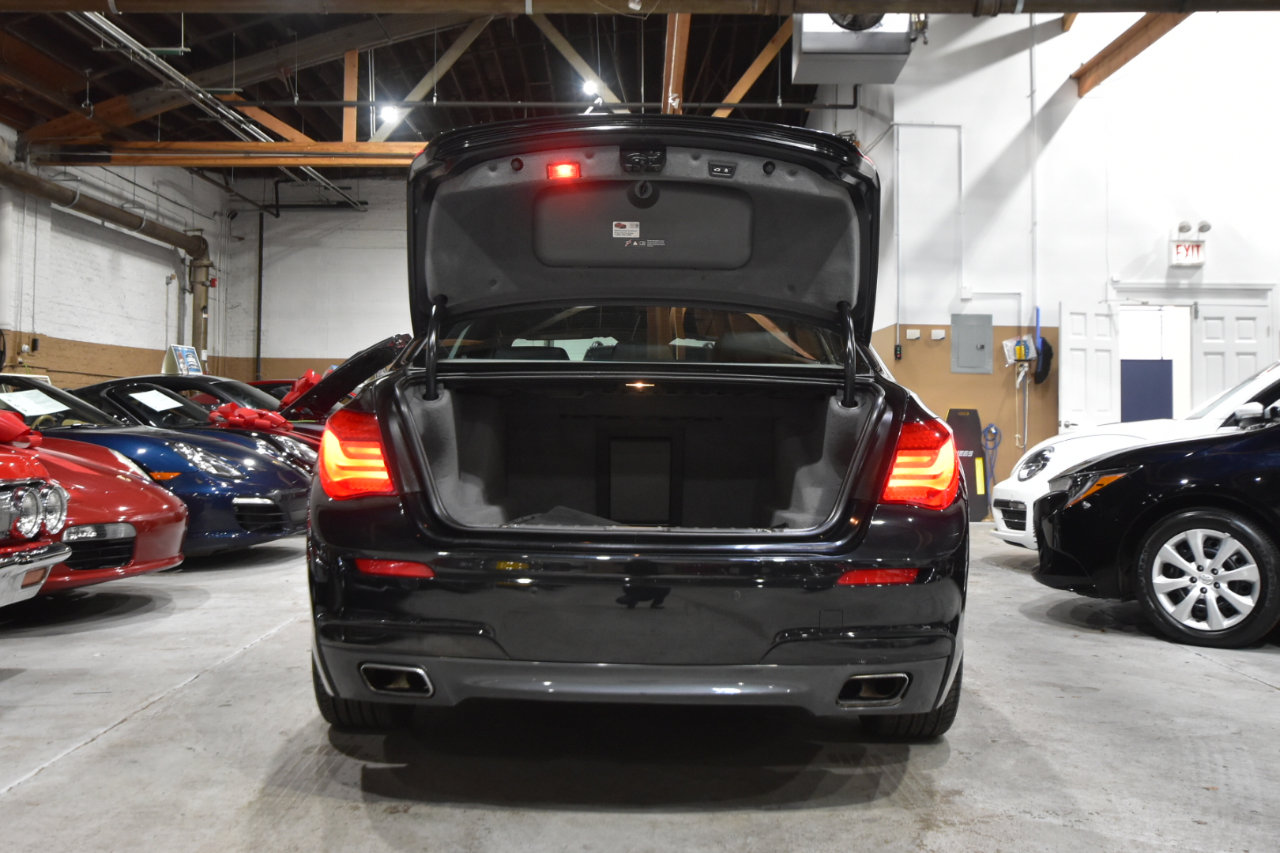 Used 2013 BMW 750i xDrive image 53