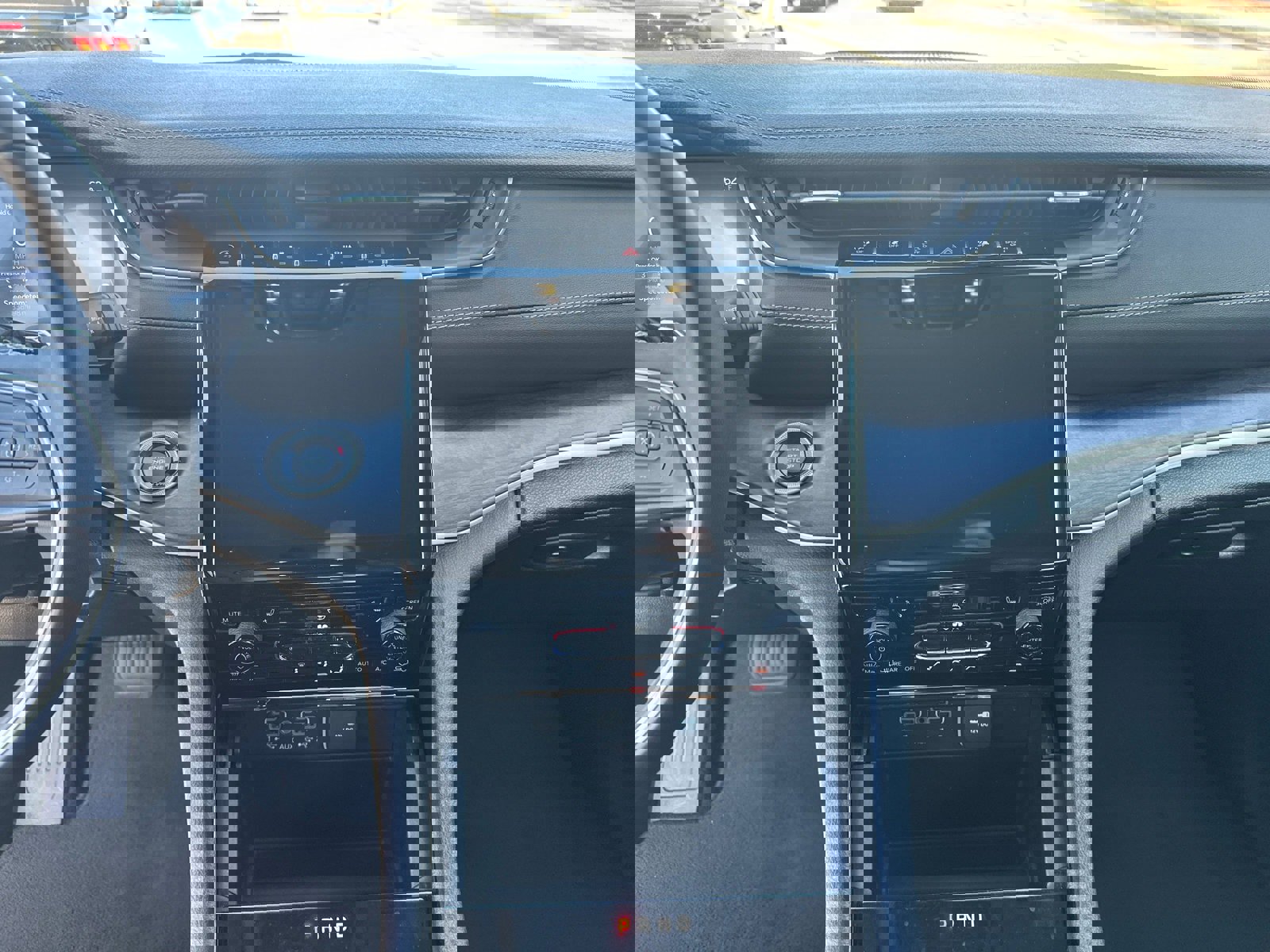 Used 2023 Jeep Grand Cherokee Limited image 31