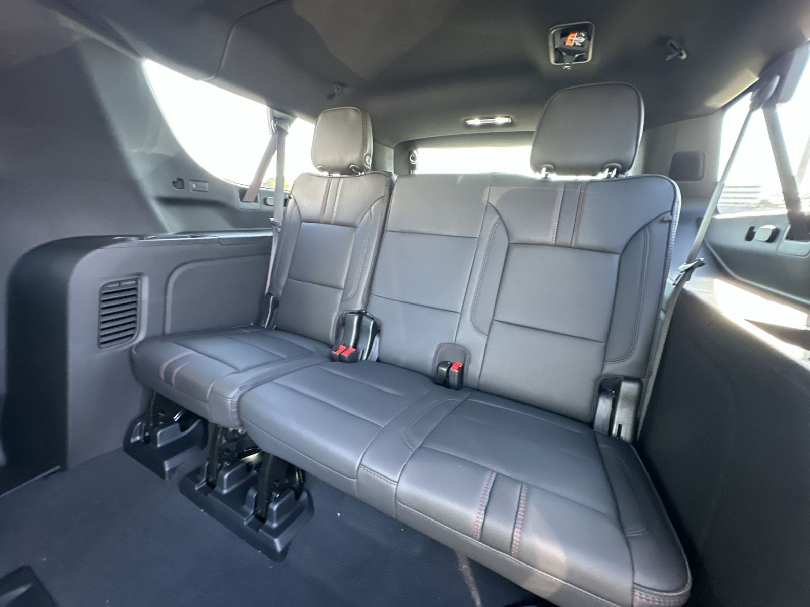 New 2026 Chevrolet Suburban RST w/ Comfort Package AWD/4WD image 26
