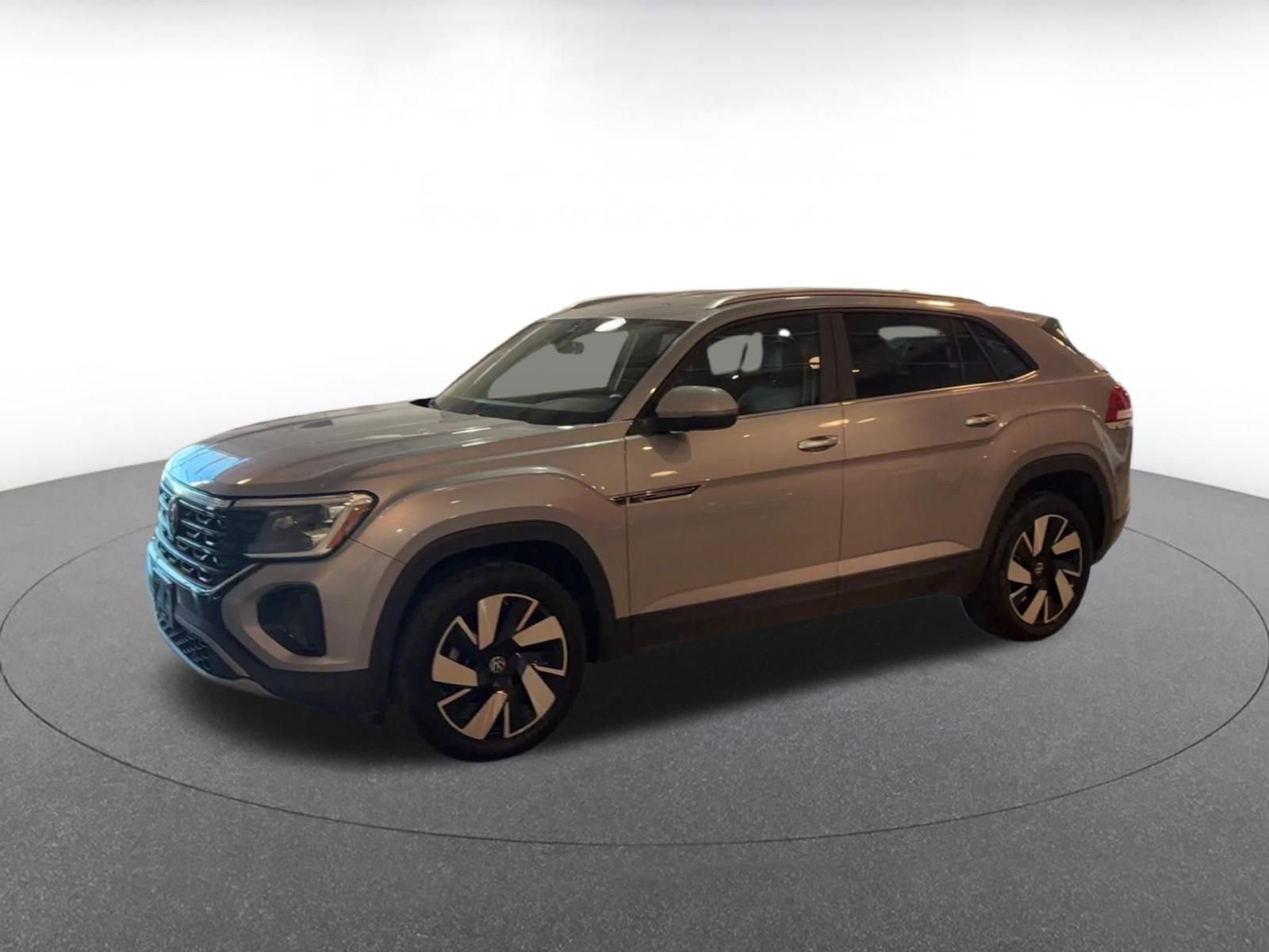 Used 2025 Volkswagen Atlas Cross Sport SE image 8