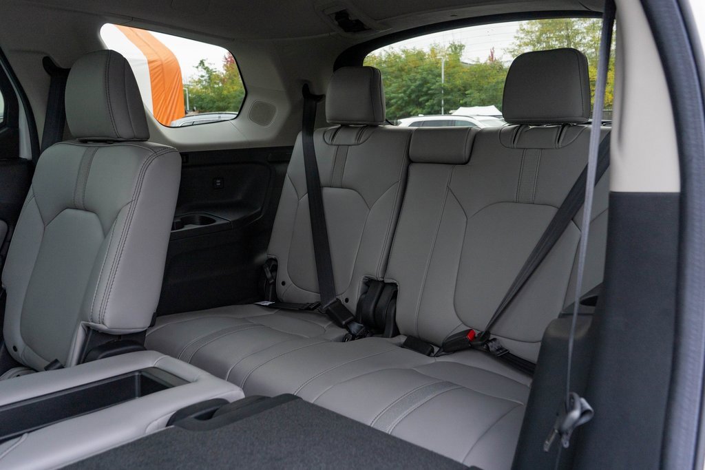 New 2025 Honda Pilot Touring image 12