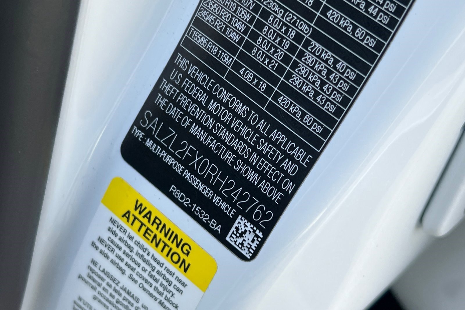 Used 2024 Land Rover Range Rover Evoque Dynamic SE image 22