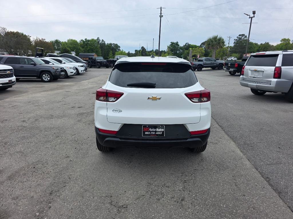 Used 2021 Chevrolet TrailBlazer LS FWD image 3