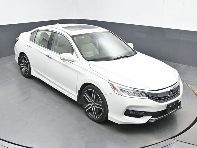 Used 2017 Honda Accord Touring image 13