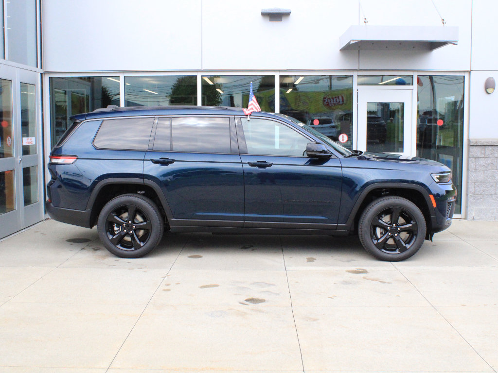 New 2026 Jeep Grand Cherokee L Limited w/ Limited Altitude Package AWD/4WD image 4