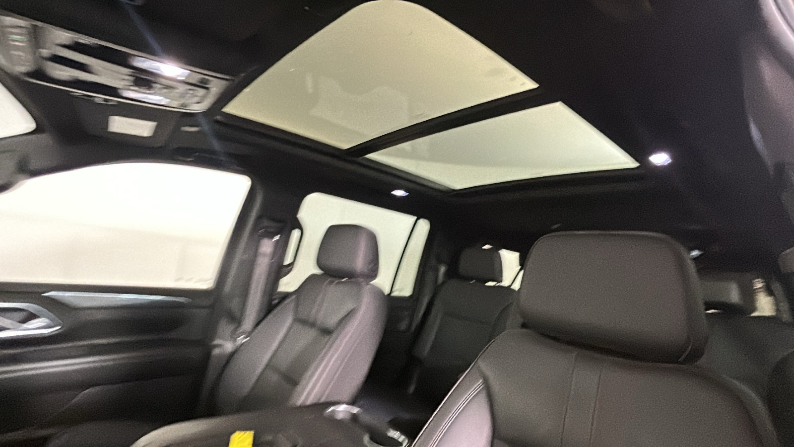 Used 2024 Chevrolet Suburban RST w/ Luxury Package AWD/4WD image 16