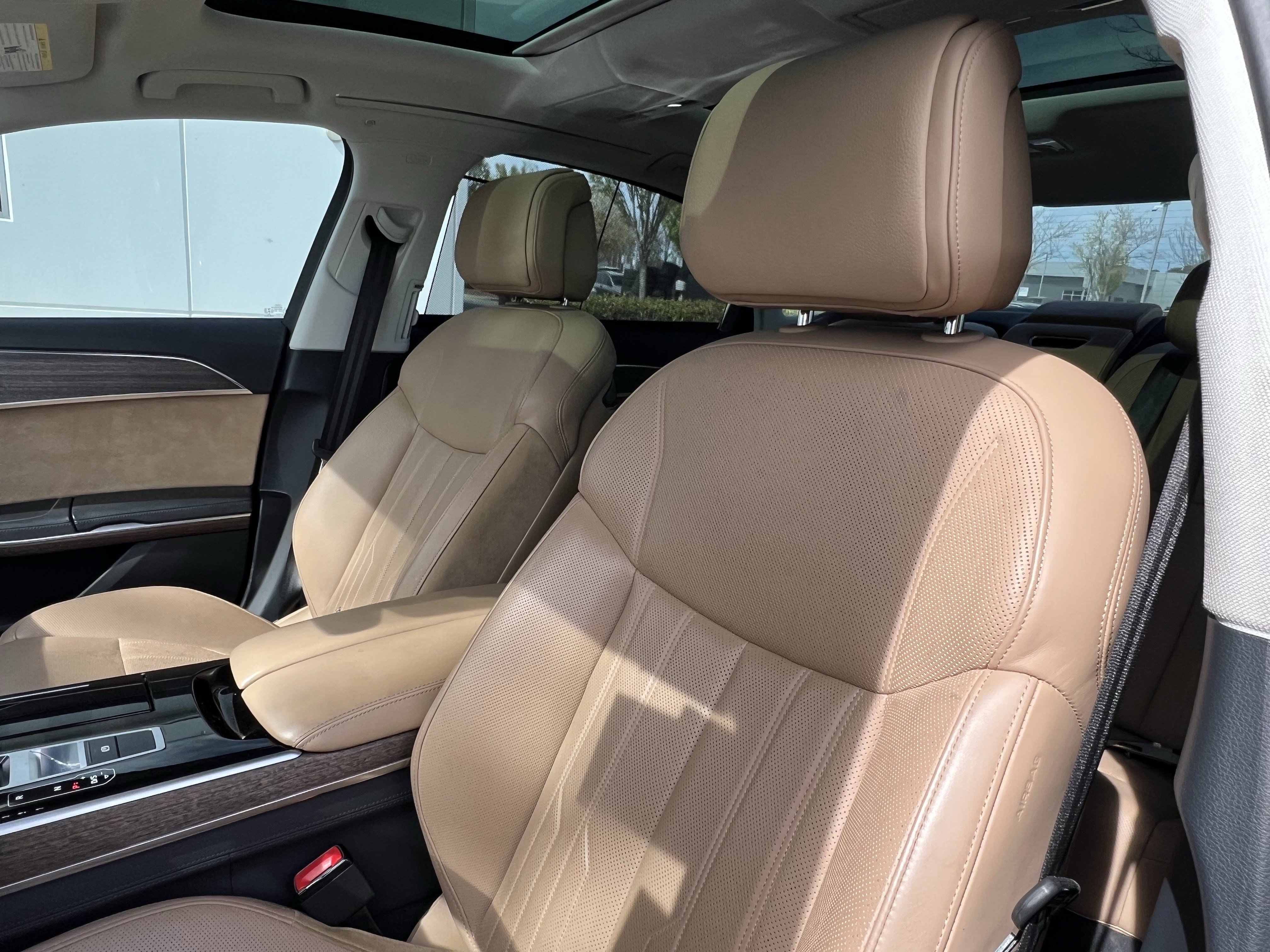 Used 2021 Audi A8 L 4.0T w/ Executive Plus Package image 16