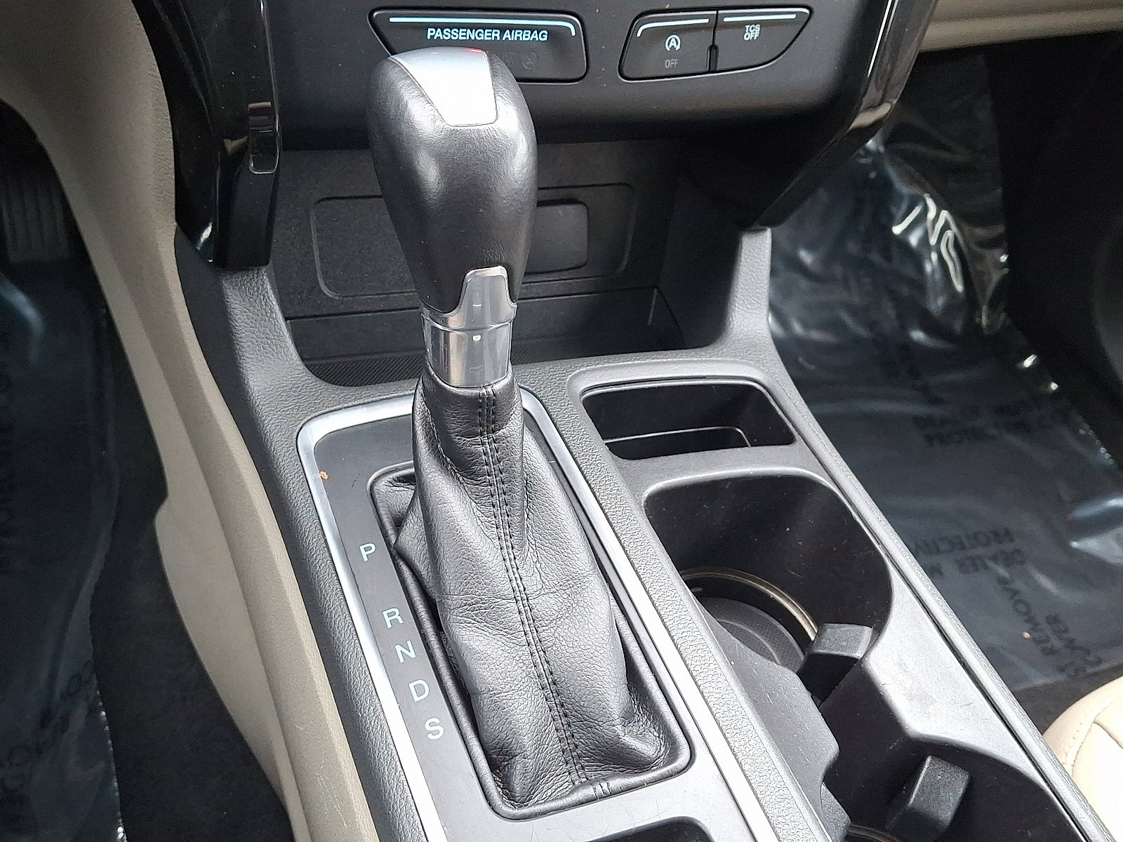 Used 2017 Ford Escape Titanium image 14