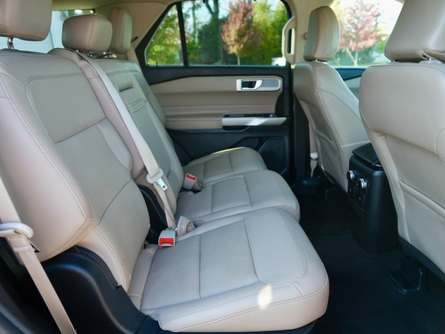 Used 2023 Ford Explorer Limited image 10