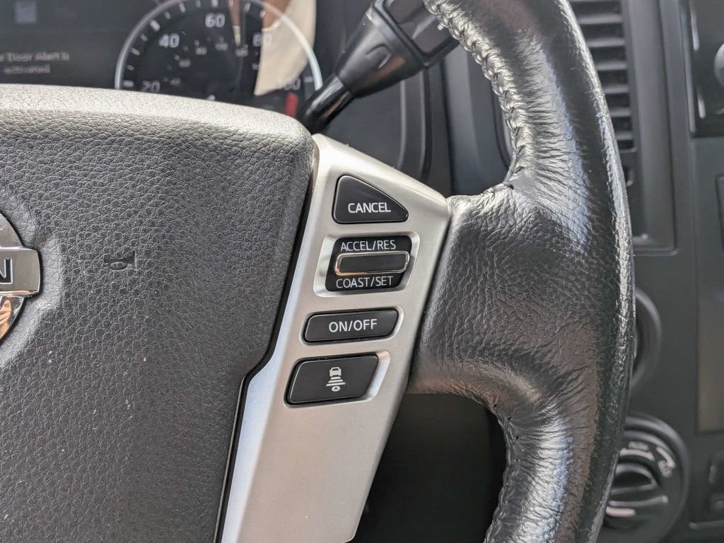 Used 2022 Nissan Titan SV w/ SV Convenience Package AWD/4WD image 22