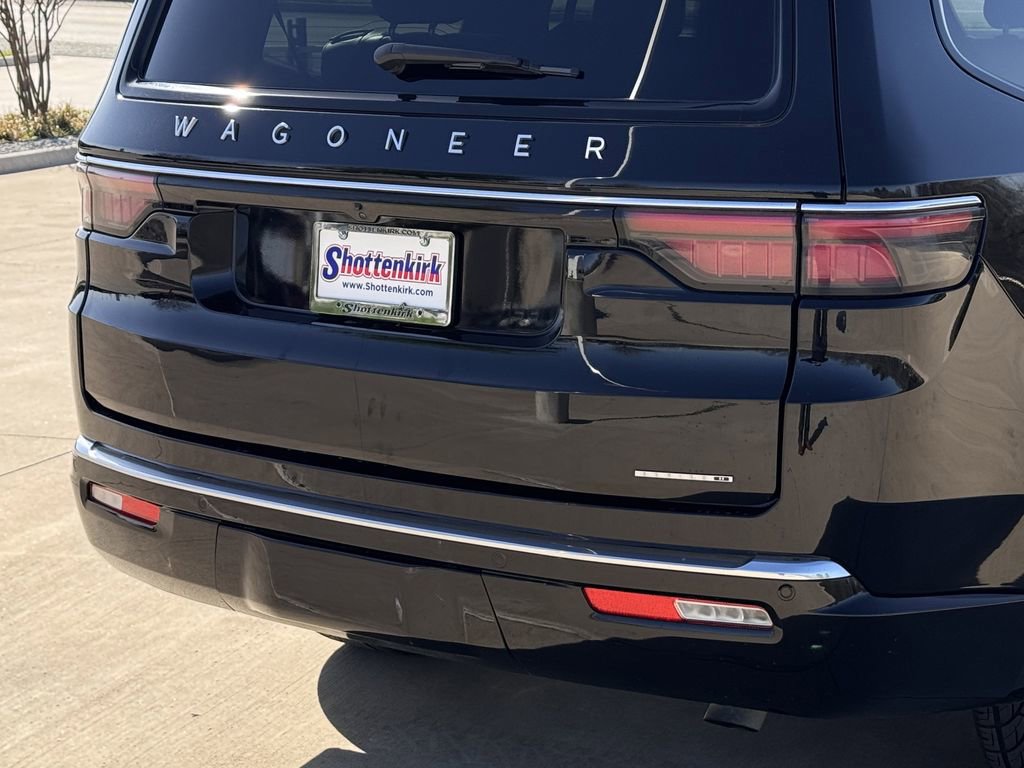 Used 2024 Jeep Wagoneer Series II w/ Flexible Seating Group image 6