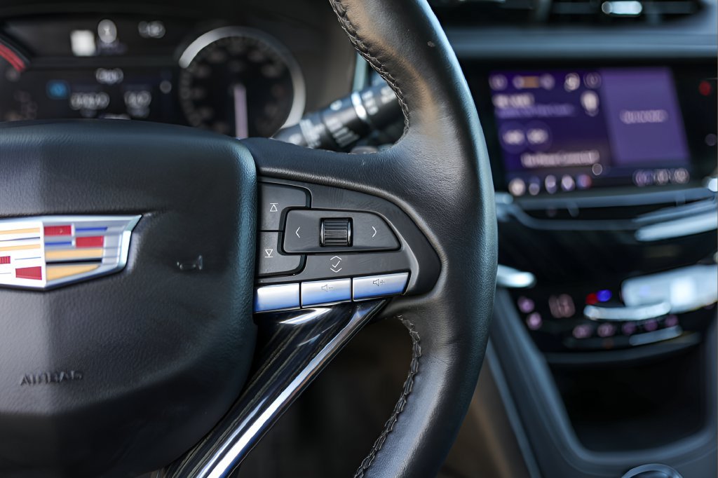 Certified 2025 Cadillac XT6 Premium Luxury FWD image 13