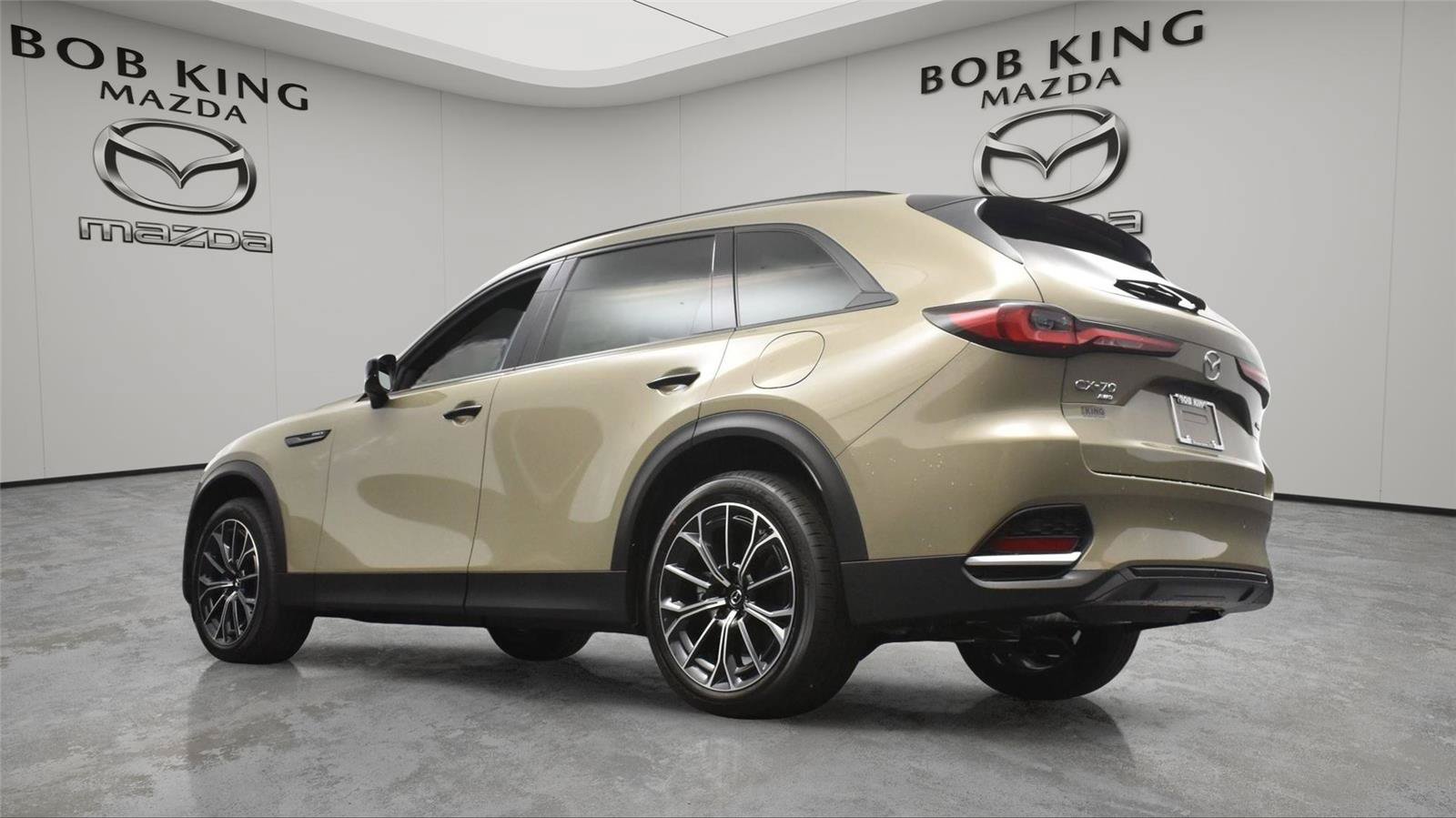 New 2025 MAZDA CX-70 Plug-In Hybrid w/ Premium Plus AWD/4WD image 12
