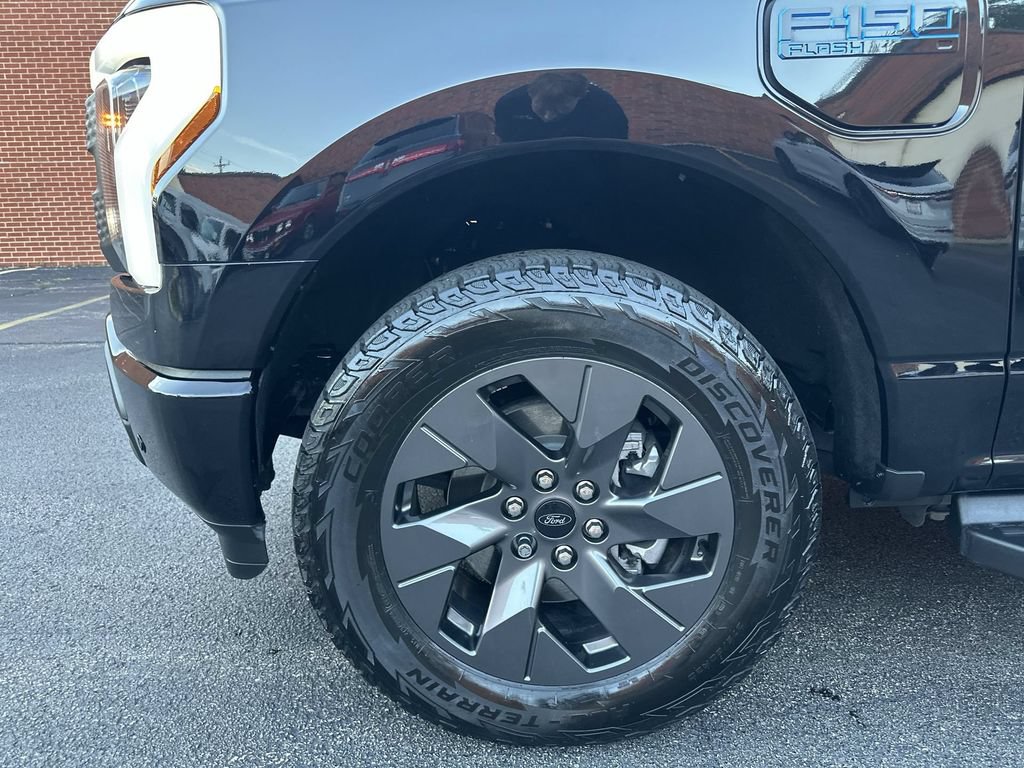 Used 2024 Ford F150 Lightning Flash AWD/4WD image 18