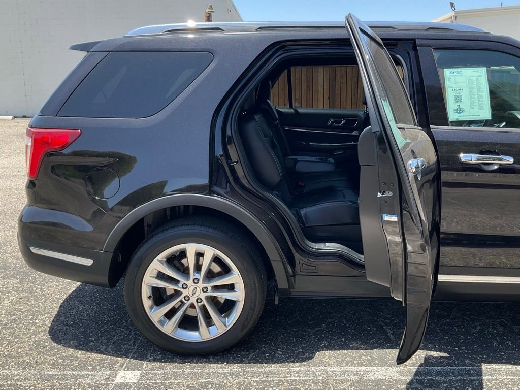 Used 2019 Ford Explorer Limited w/ Class III Trailer Tow Package FWD image 24