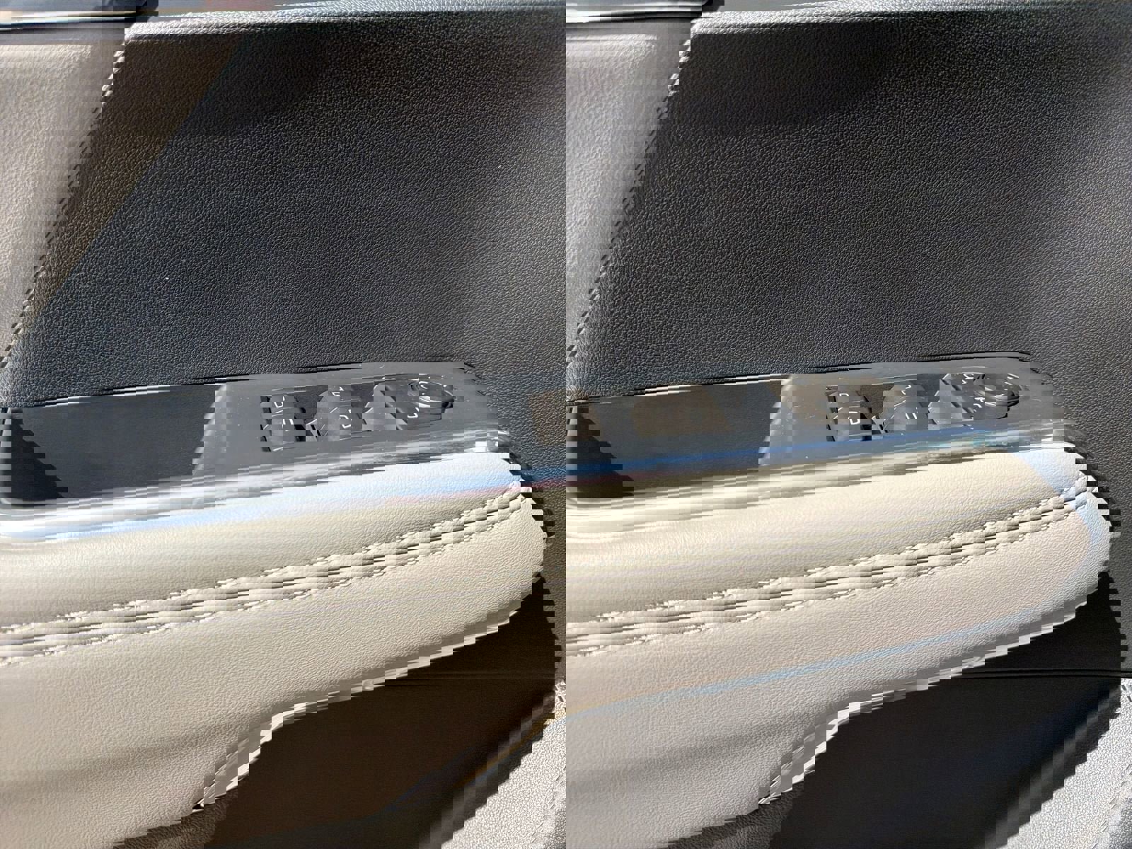 New 2026 GMC Acadia Elevation image 16