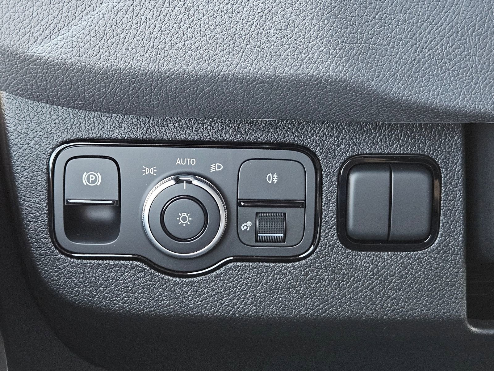 Used 2024 Mercedes-Benz eSprinter 170 Cargo w/ Dashboard Charging Package image 31