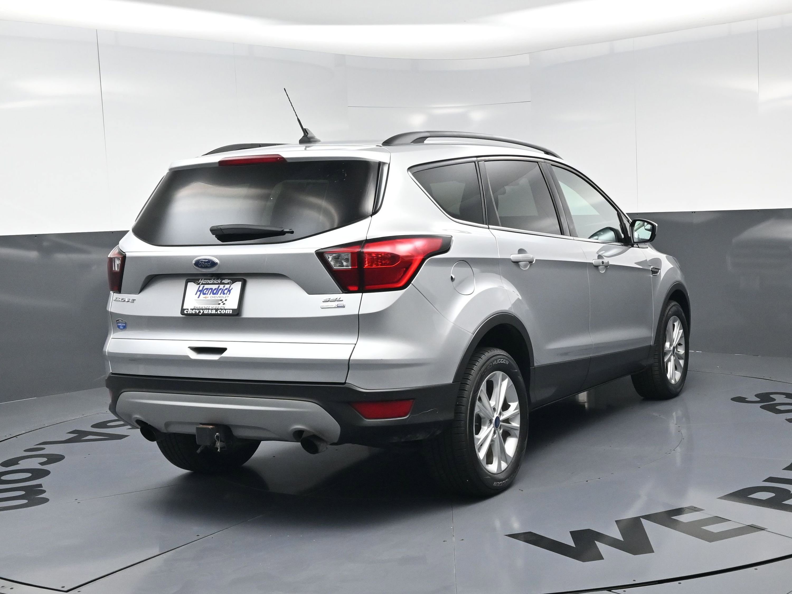 Used 2019 Ford Escape SEL image 9