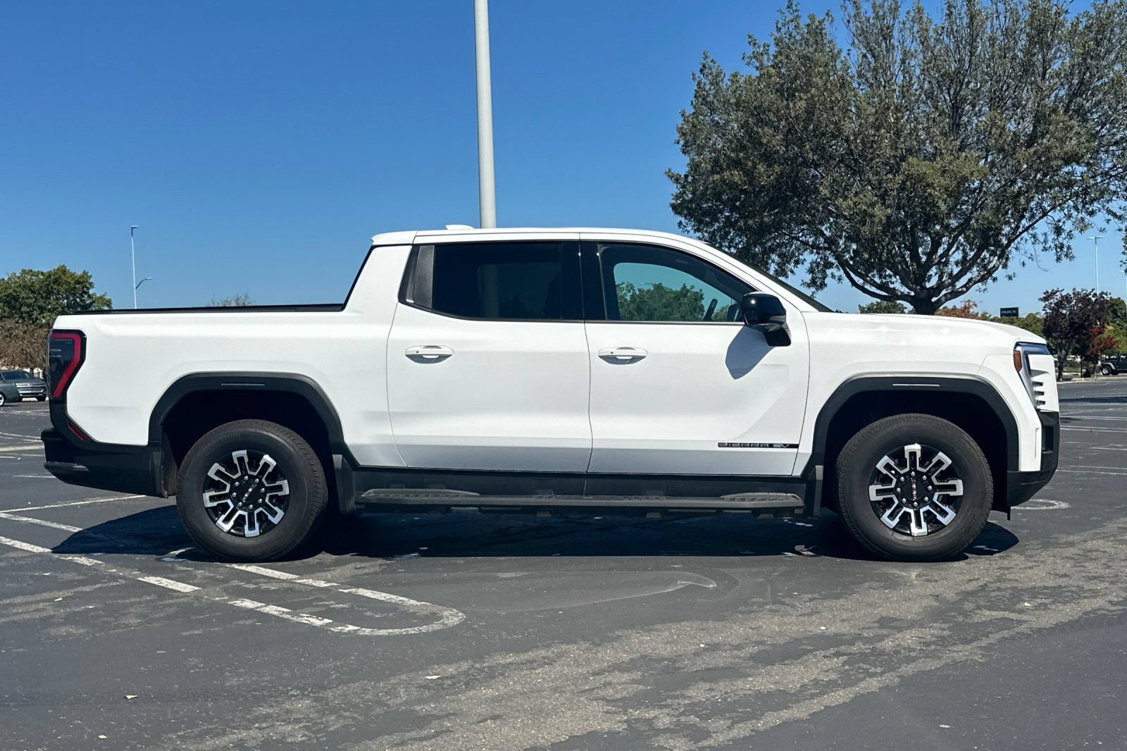 Used 2026 GMC Sierra EV Elevation AWD/4WD image 3