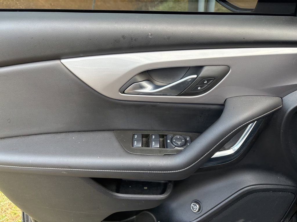 Used 2024 Chevrolet Blazer LT w/ Midnight/Sport Edition image 9