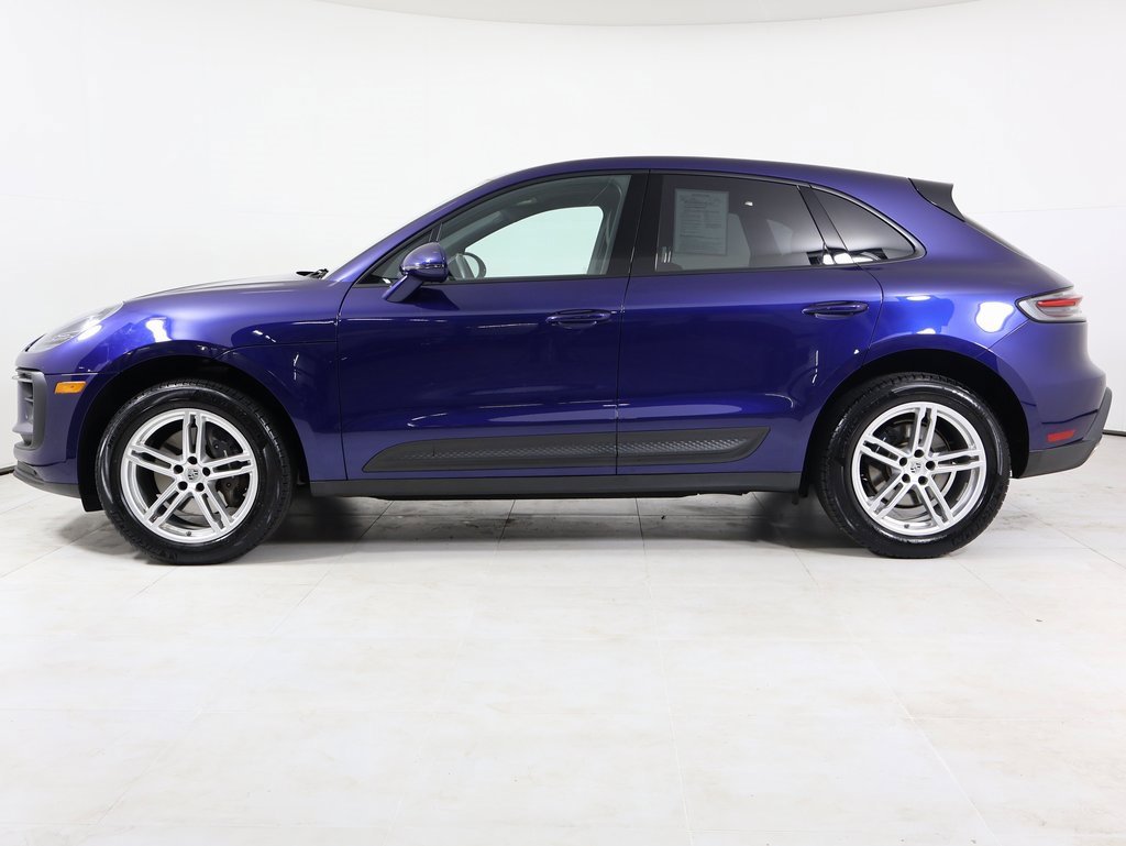 Used 2025 Porsche Macan image 2
