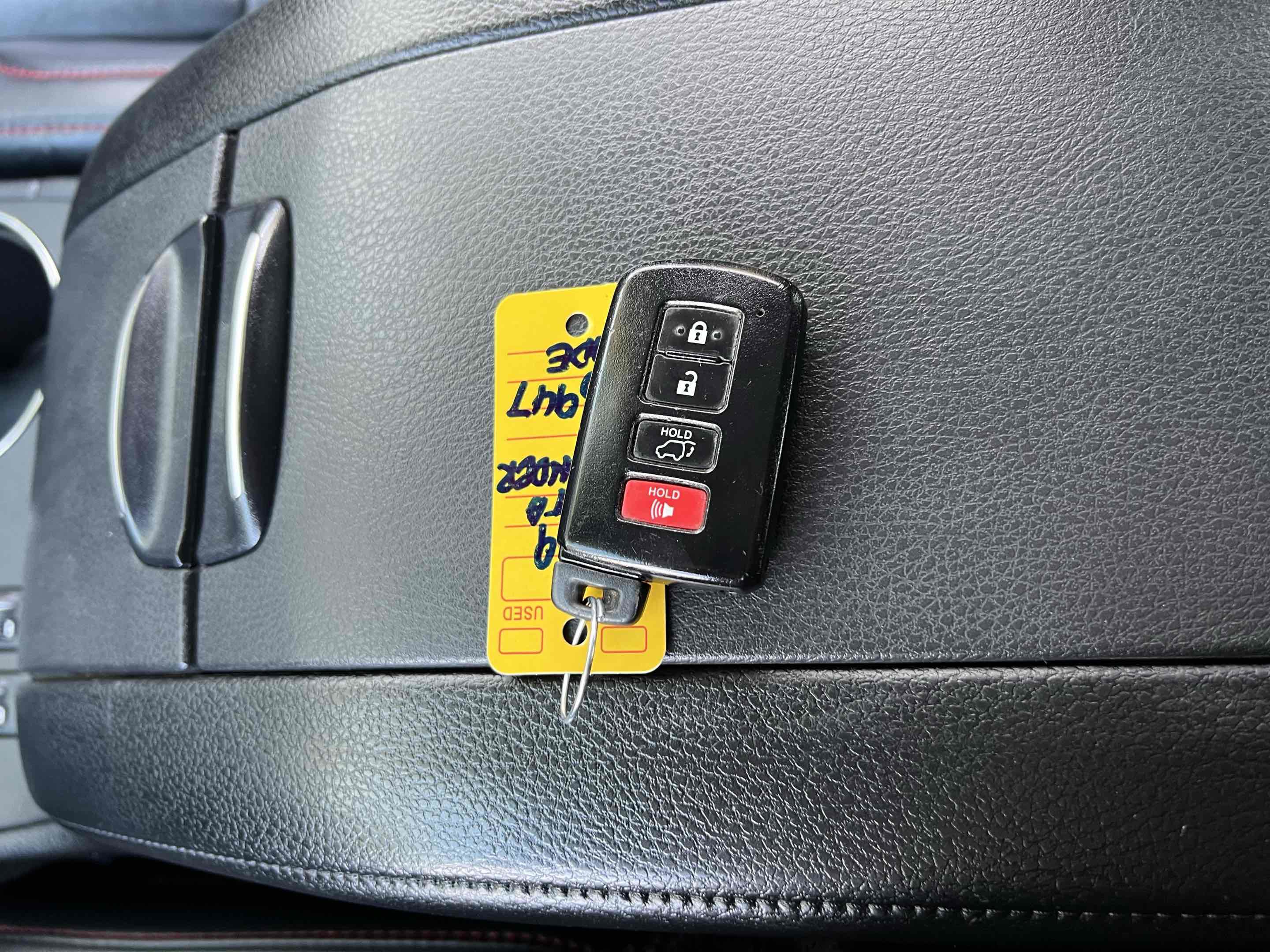 Used 2019 Toyota Highlander XLE image 11