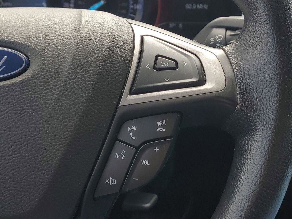 Used 2020 Ford Fusion SE image 10