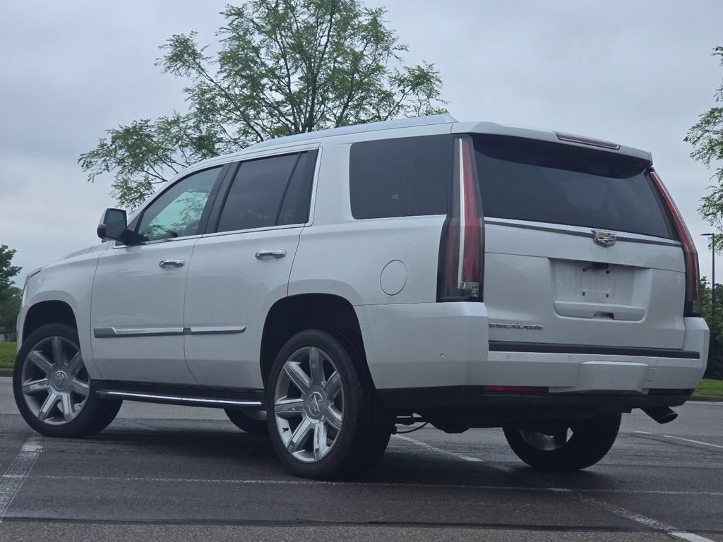 Used 2017 Cadillac Escalade Luxury AWD/4WD image 14