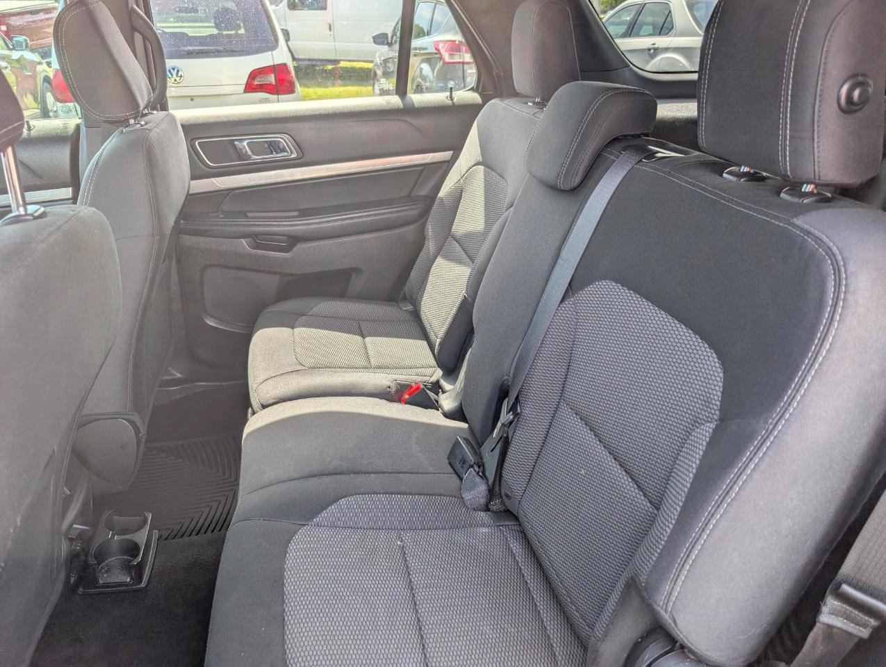 Used 2018 Ford Explorer XLT FWD image 32