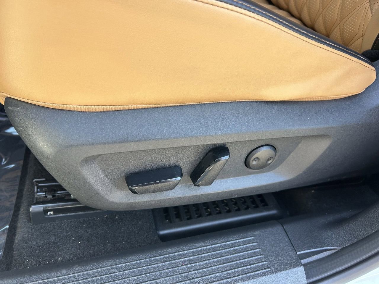 Certified 2023 Nissan Rogue Platinum w/ Platinum Premium Package image 29