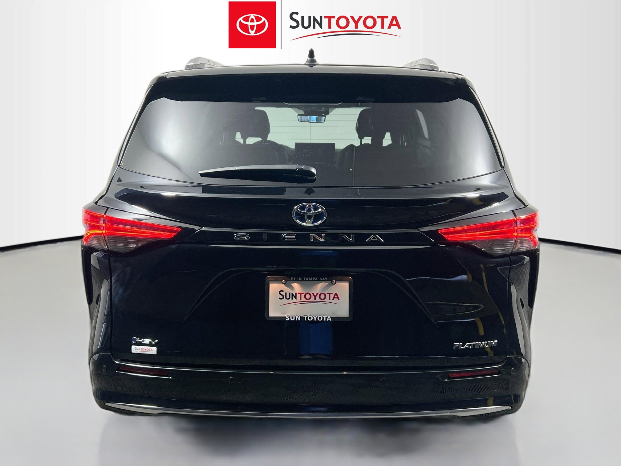 Used 2025 Toyota Sienna Platinum image 5