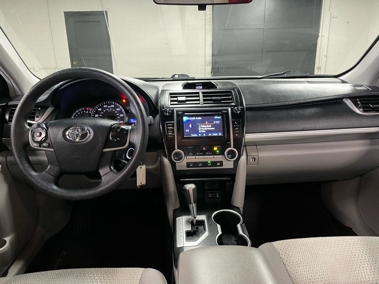 Used 2013 Toyota Camry LE image 18