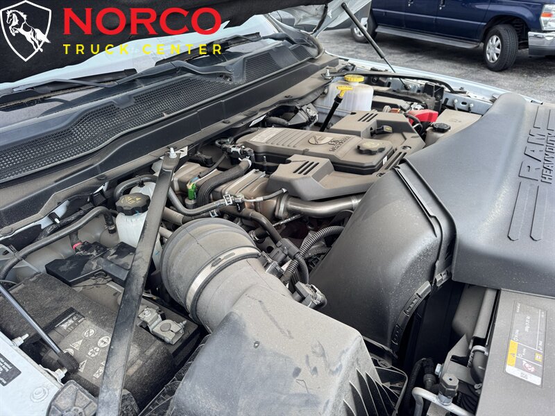 Used 2022 RAM 5500 Tradesman w/ Chrome Appearance Group AWD/4WD image 41