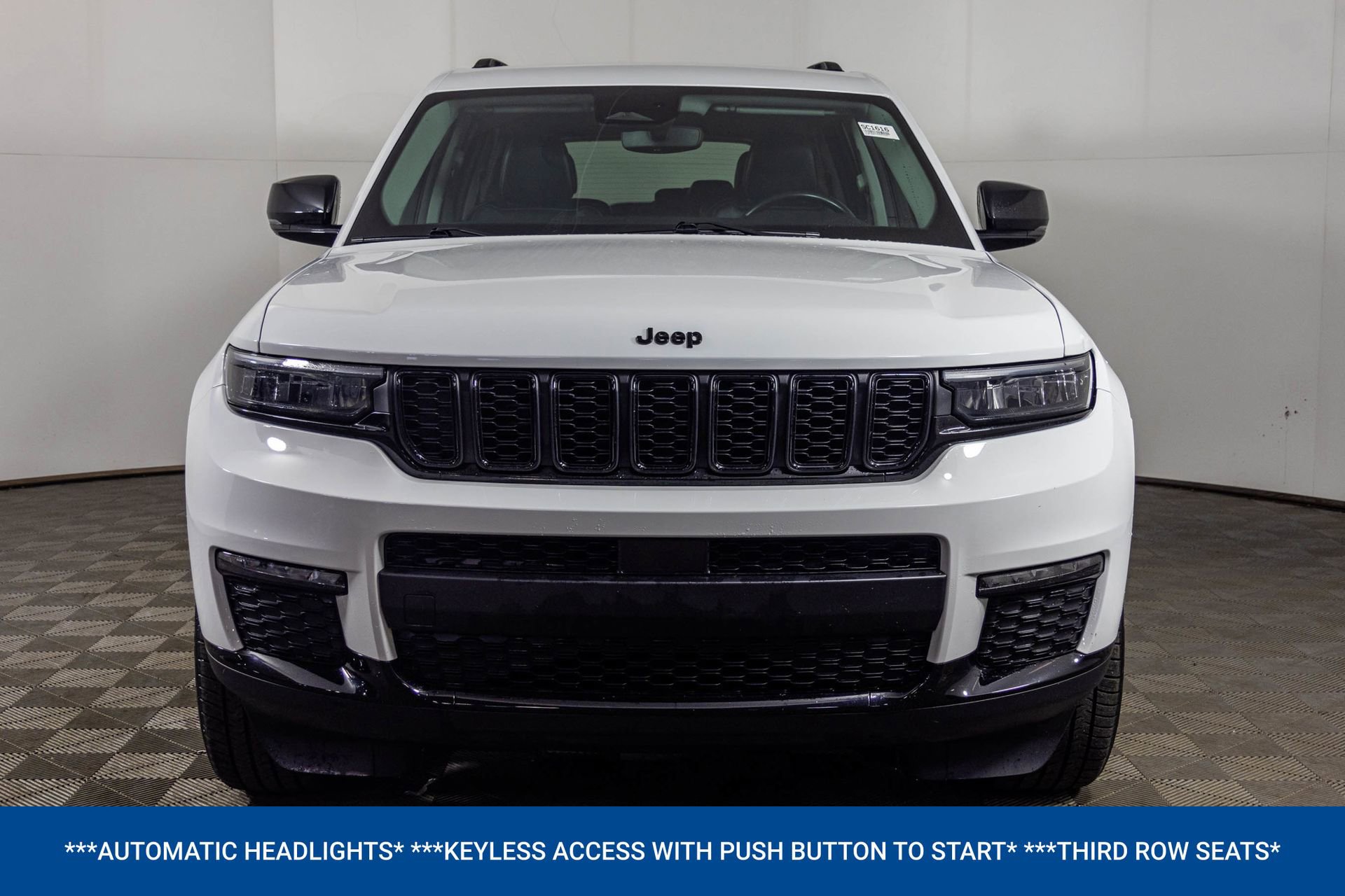 Used 2022 Jeep Grand Cherokee L Limited w/ Black Appearance Package AWD/4WD image 11