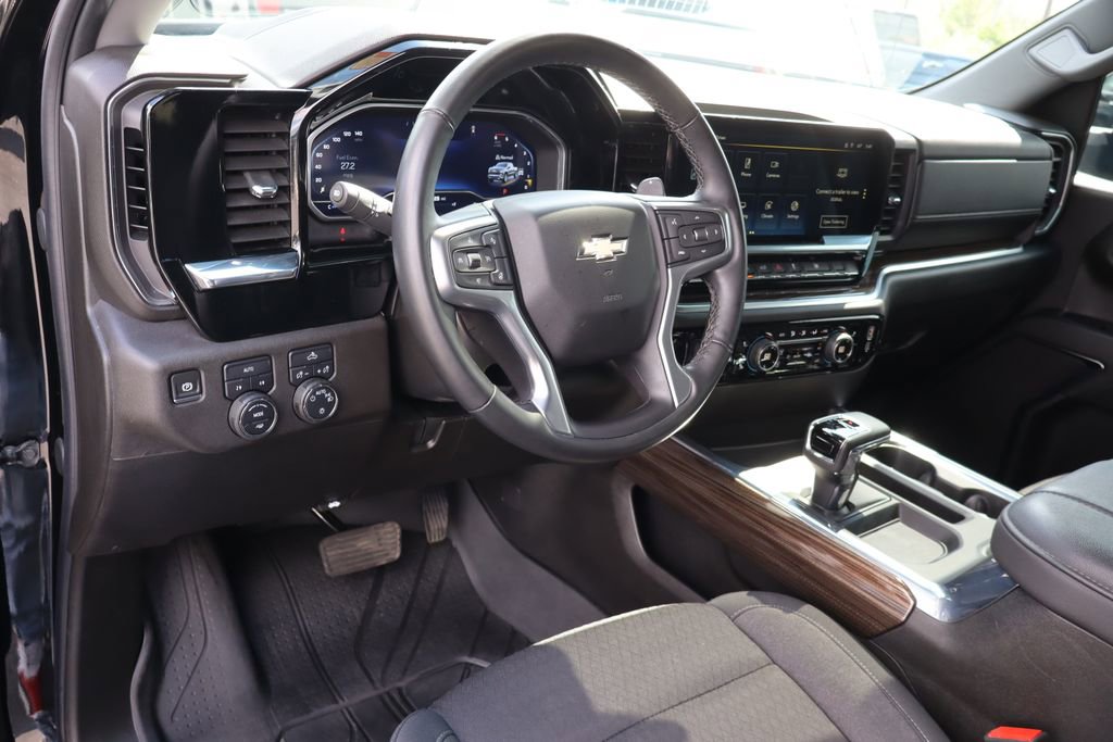 Used 2024 Chevrolet Silverado 1500 LT w/ Convenience Package II AWD/4WD image 5