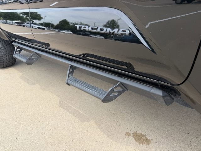 Certified 2025 Toyota Tacoma TRD Off-Road AWD/4WD image 10