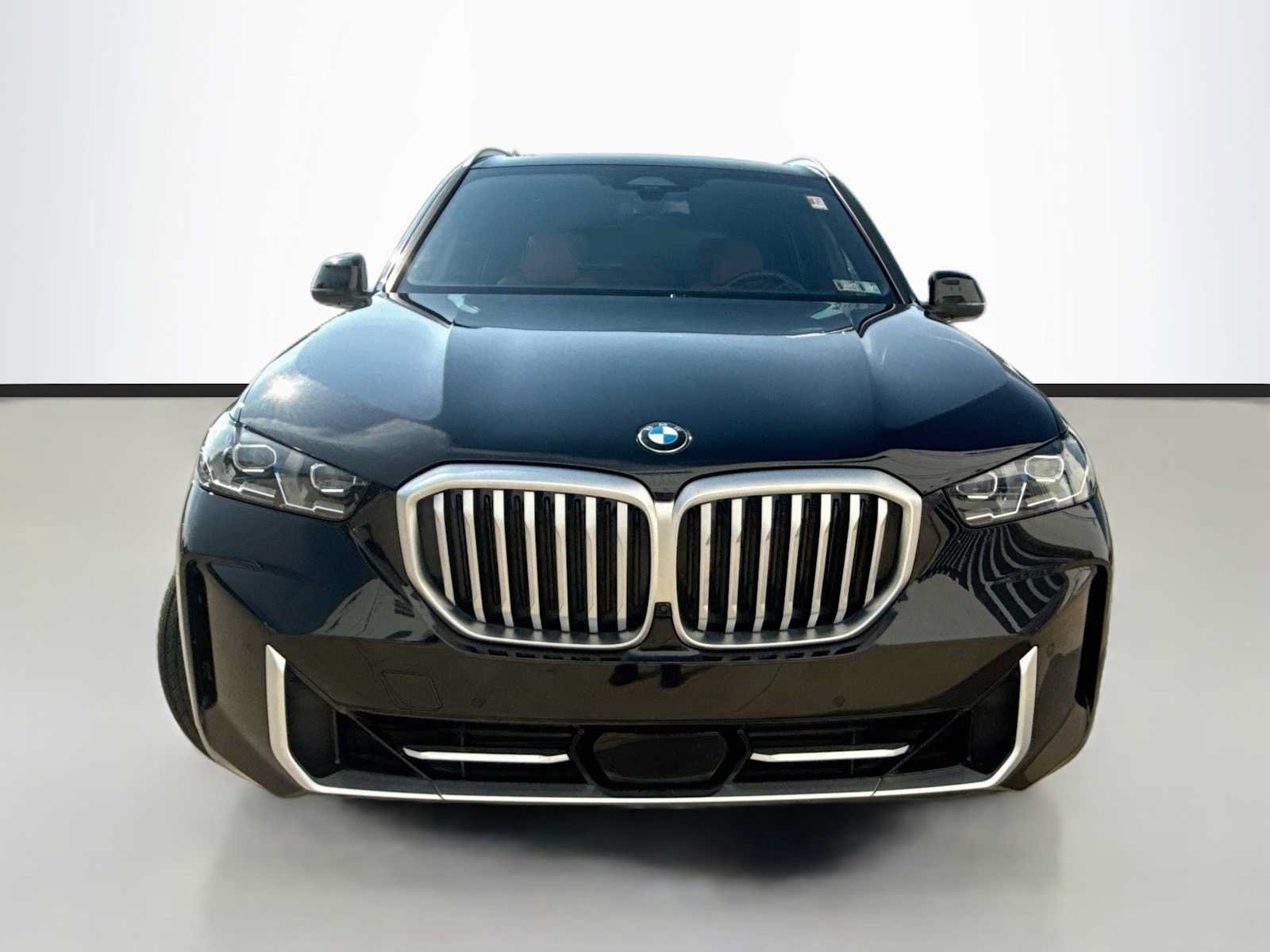 Used 2024 BMW X5 xDrive40i w/ Premium Package AWD/4WD image 2