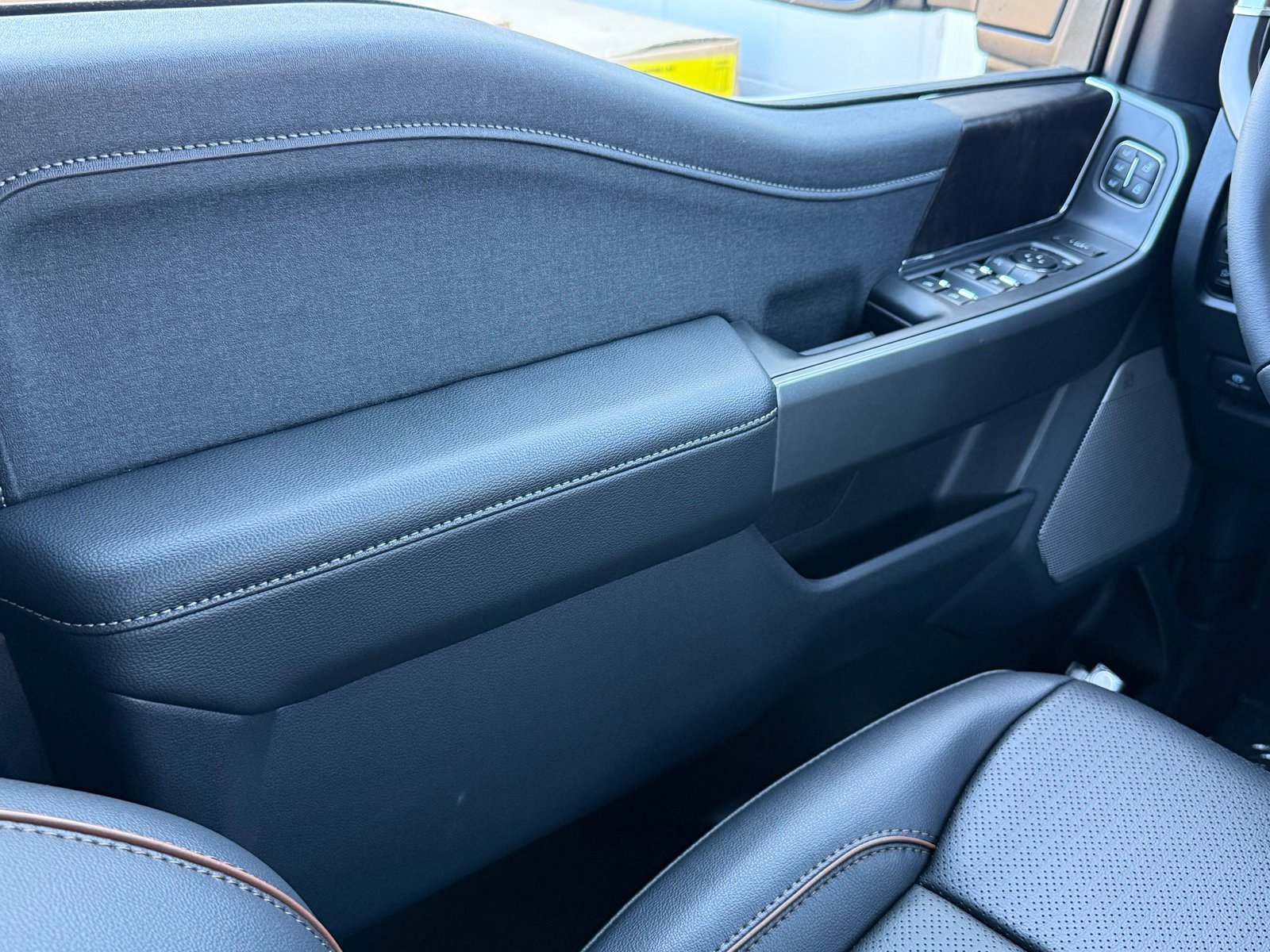 New 2026 Ford F550 4x4 Crew Cab image 37