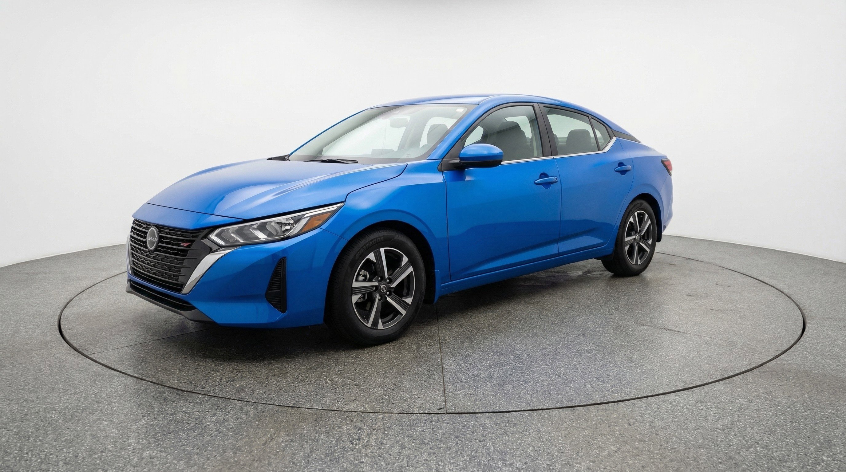 Used 2025 Nissan Sentra SV image 3