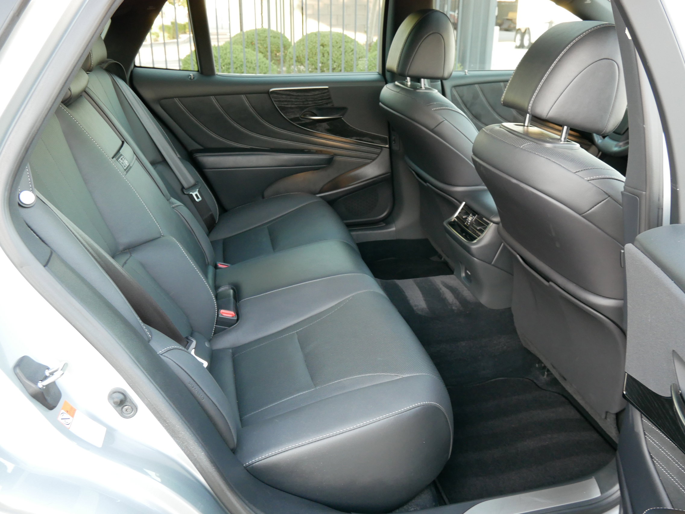 Used 2022 Lexus LS 500 image 16