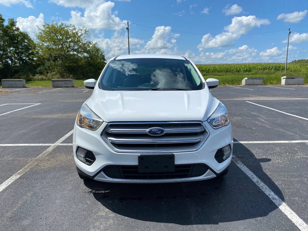 Used 2019 Ford Escape SE FWD image 2