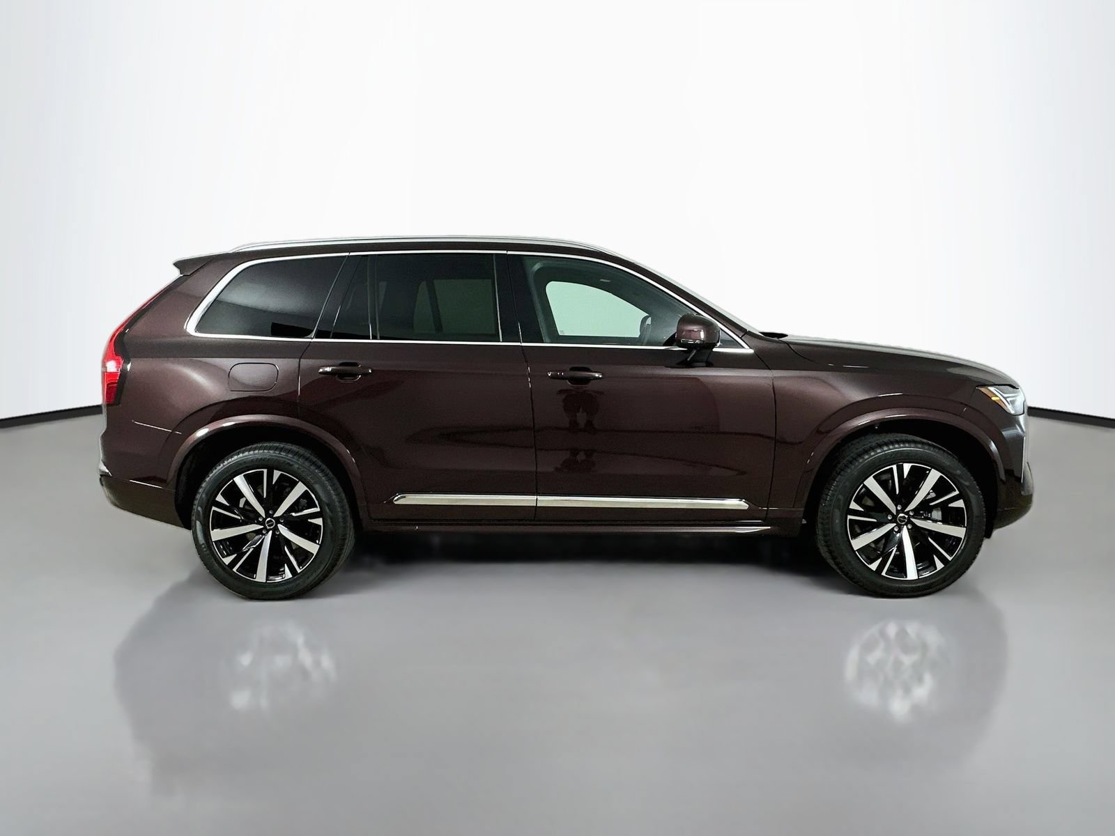 New 2026 Volvo XC90 B5 Core w/ Protection Package AWD/4WD image 4