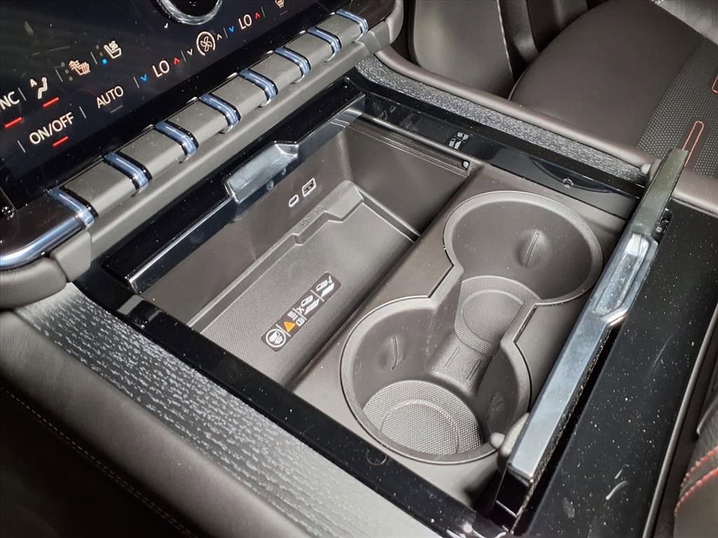 New 2026 GMC Yukon AT4 Ultimate w/ LPO, Floor Liner Package image 19